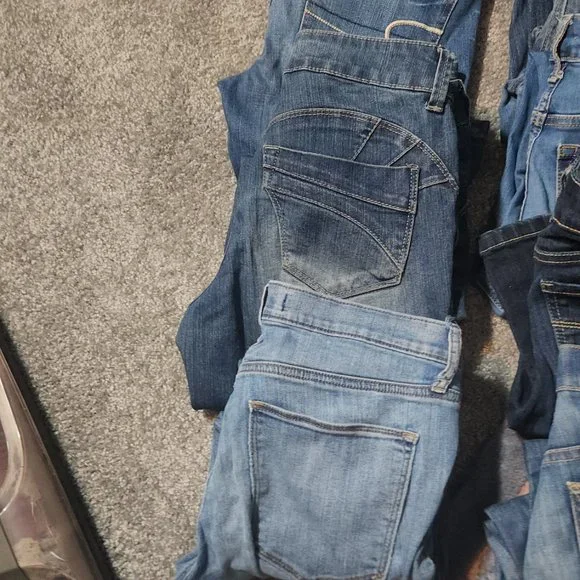 Various Pairs of jeans - Picture 6 of 6